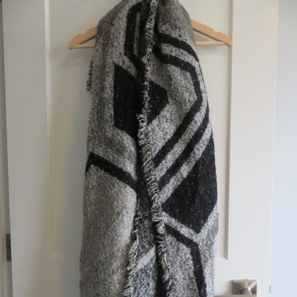 Black & Grey Blanket Scarf - Picture 2 of 4
